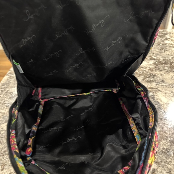 Vera Bradley Floral backpack in GREAT condition - Picture 2 of 8